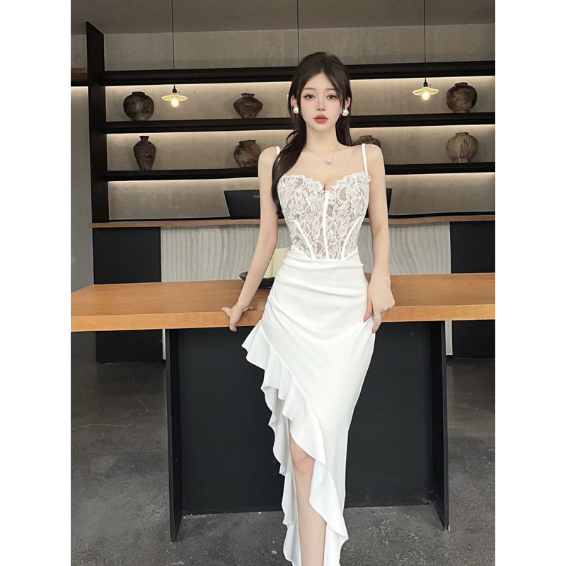 พร้อมส่ง ชุดเดรสลูกไม้ แต่งระบายหางปลา ดีเทลลูกไม้มีซับในช่วงบน สวยเข้ารูปดั่งเจ้าหญิง ใส่ออกงานคือเริ่ด ฉ่ำมาก