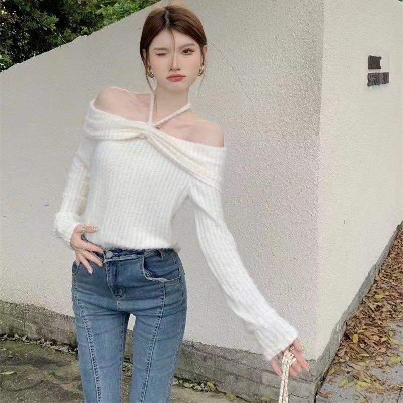 Karlyn เสื้อแขนยาว เปิดไหล่ แต่งสายคล้องคอ ลุคเซ็กซี่นิดๆ สีพื้น แฟชั่นเสื้อผ้าสไตล์สาวเกาหลี