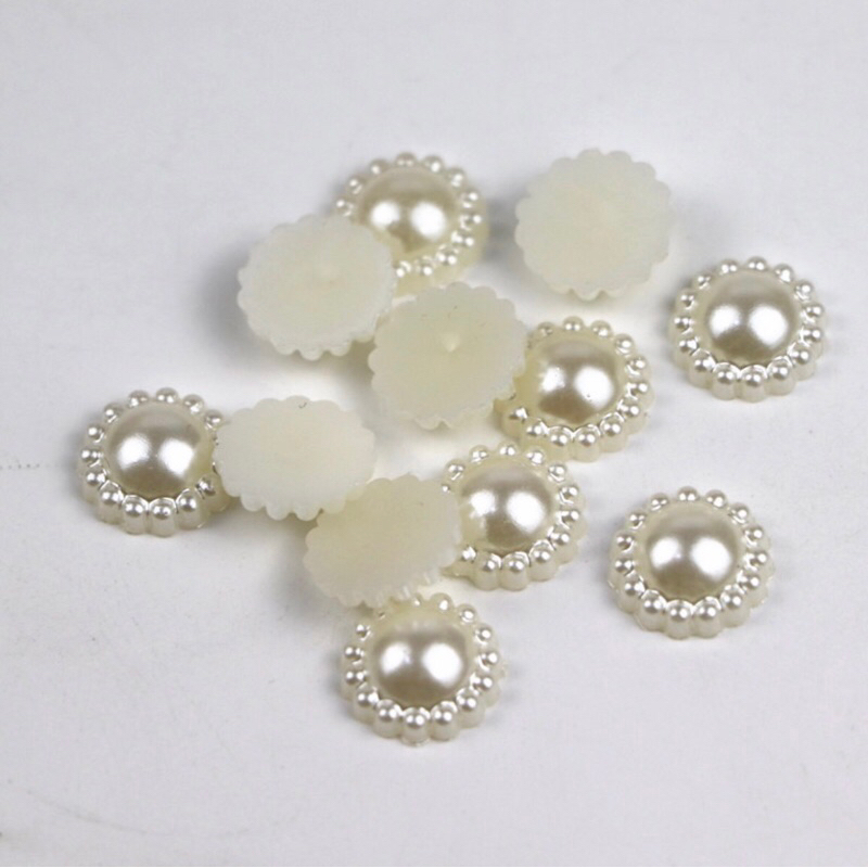 30 บาท มุกซีก สีครีม ขนาด 16 มิลลิเมตร