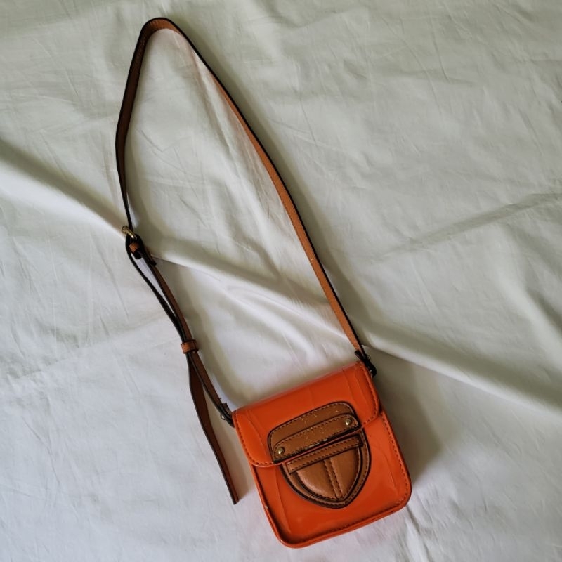 Cinzia orange bag กระเป๋าสะพาย กระเป๋าตังค์ เด็ก มือสอง