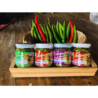 น้ำพริกหนุ่มแม่ศรีนวล สูตรเมืองเหนือแท้ๆ สินค้า OTOP จังหวัดแพร่ สูตรเผ็ดน้อย รสเผ็ดมาก แมงดา และปลาร้า ขนาด 160 กรัม