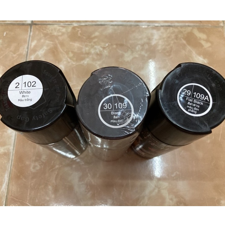 สีสเปรย์ซามูไรรถจักรยานยนต์ กันน้ำมัน ทนทานกันสีเเตก KUROBUHI ขนาด400ml