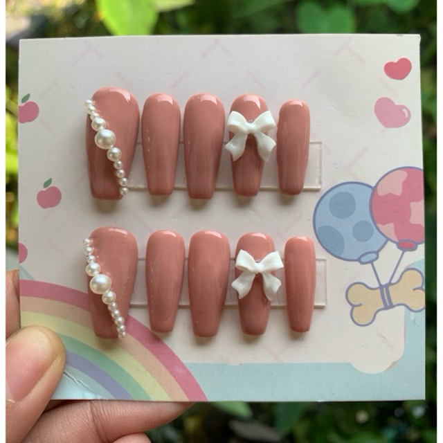 เล็บปลอมสีเจลแท้100% ฟรีกาว+ตะไบ ฟรี