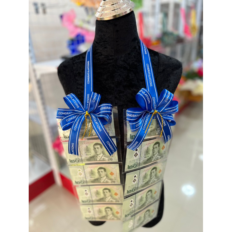 พวงมาลัยเงิน ข้างละ 5 ซอง (ติดตรง) ริ้บบิ้นพิมพ์ลายcongratulations พวงมาลัยเปล่าใส่ธนบัตร