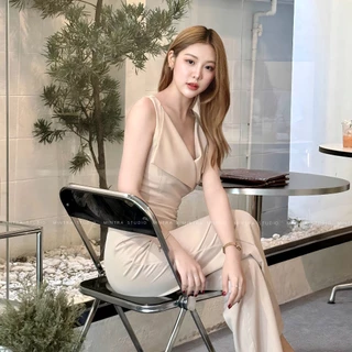 Nora Jumpsuit - จั้มสูทขายาว แขนกุด คอวี ทรงขากระบอกใหญ่ จั้มสูทออกงาน ชุดไปคาเฟ่ MT.STDO