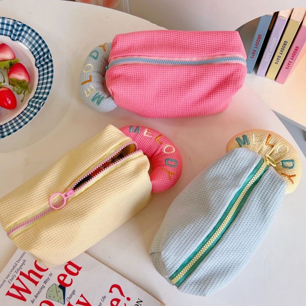 AmBag ✿ กระเป๋า ถุงดินสอ กระเป๋าเครื่องสําอาง แบบพกพา สําหรับเดินทาง ผ้าสักหลาดนิ่ม แฟชั่นสําหรับผู้หญิง สีแคนดี้ thumbnail 9