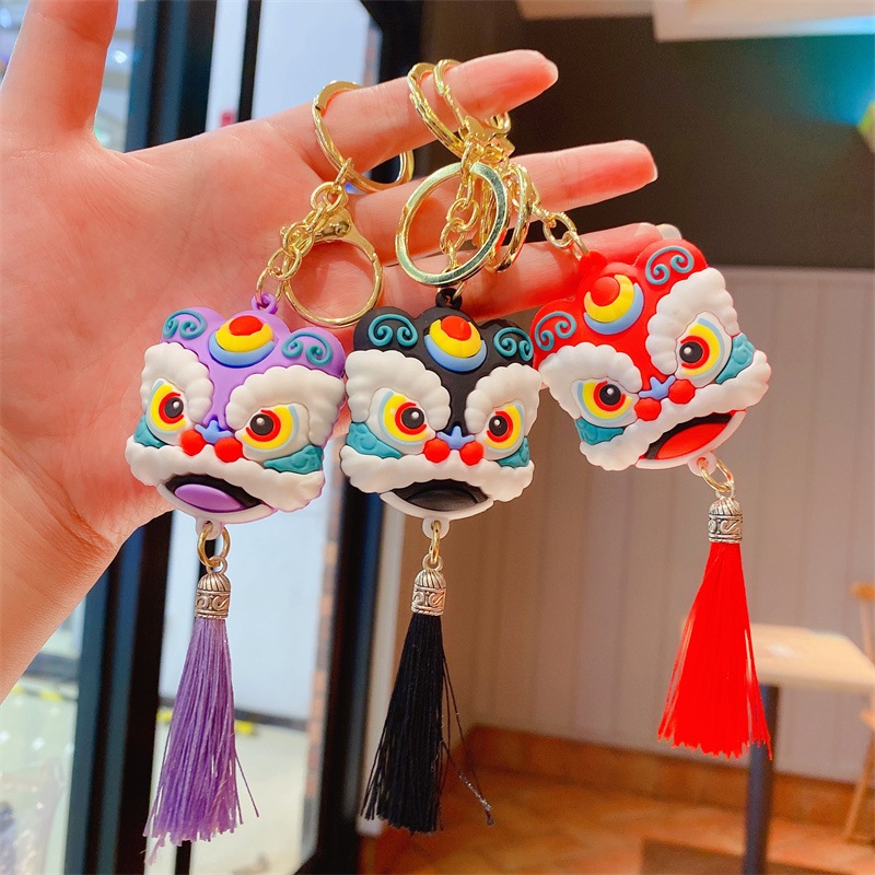 พวงกุญแจสิงโต น่ารัก กระทัดรัด มีหลากหลายสีให้เลือก เหมาะสำหับเป็นของขวัญปีใหม่ ตรุสจีน