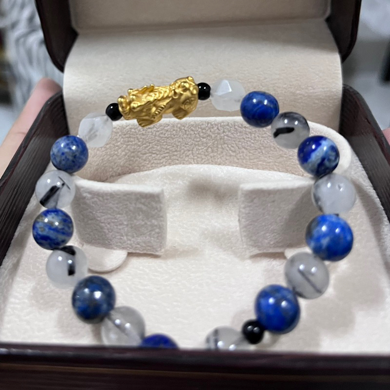 I'm Lucky Muustone กำไลหินนำโชค ลาพิสลาซูลี X ไหมดำ (แก้วขนเหล็ก)   ปี่เซี๊ยะทองคำแท้ 99.99%