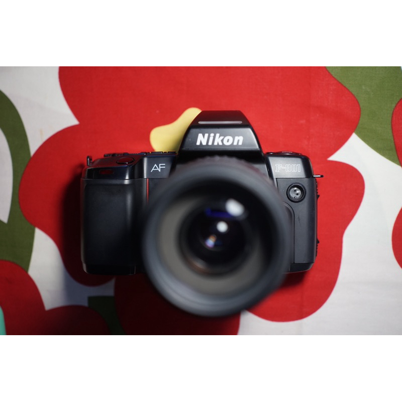 Nikon F-801+70-300mm 4-5.6 D