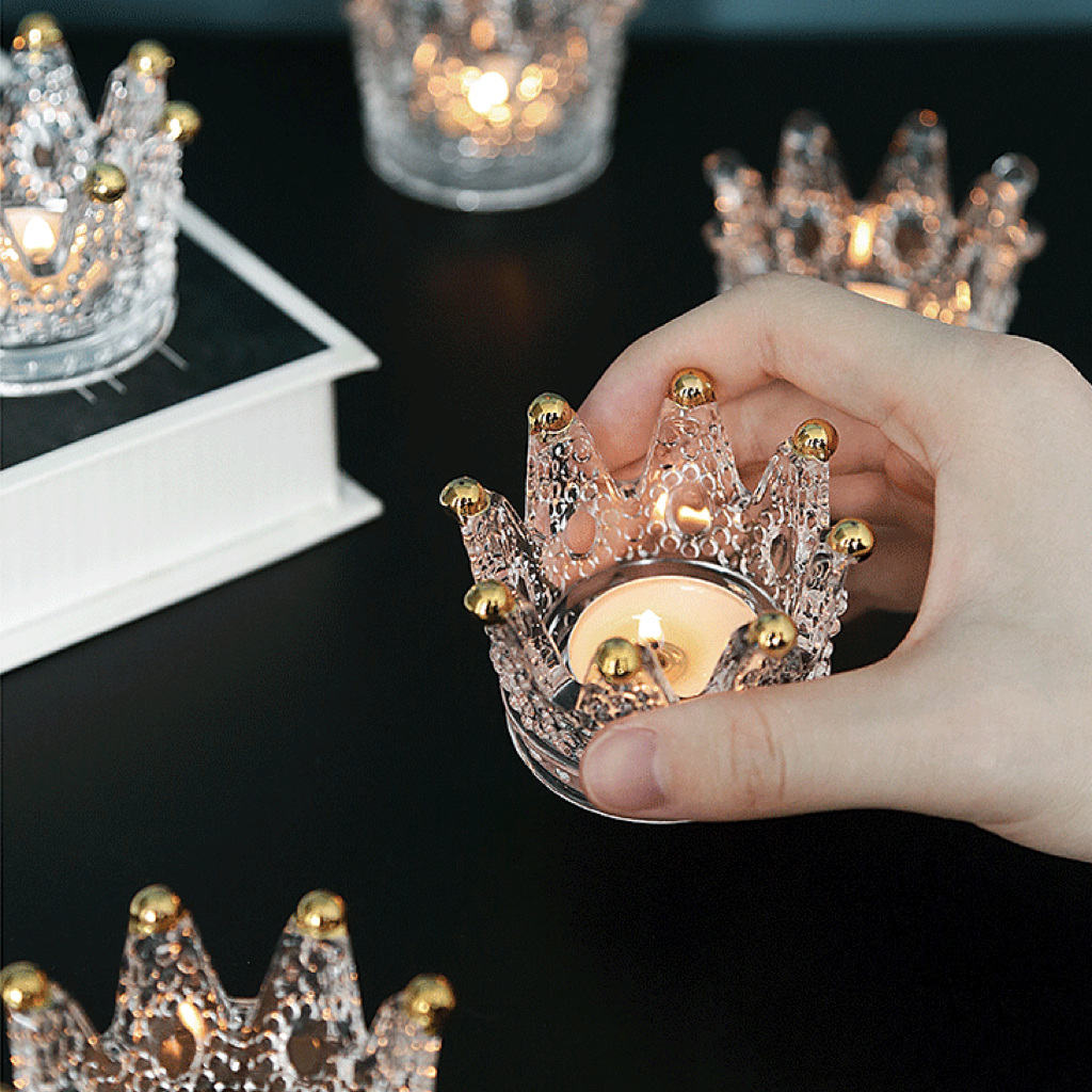 OurHome [พร้อมส่ง] เชิงเทียนแก้วมงกุฎ Crown glass candlestick พร็อพถ่ายรูป ของตกแต่งบ้าน ตกแต่งร้านกาแฟ ของขวัญสร้างสรร
