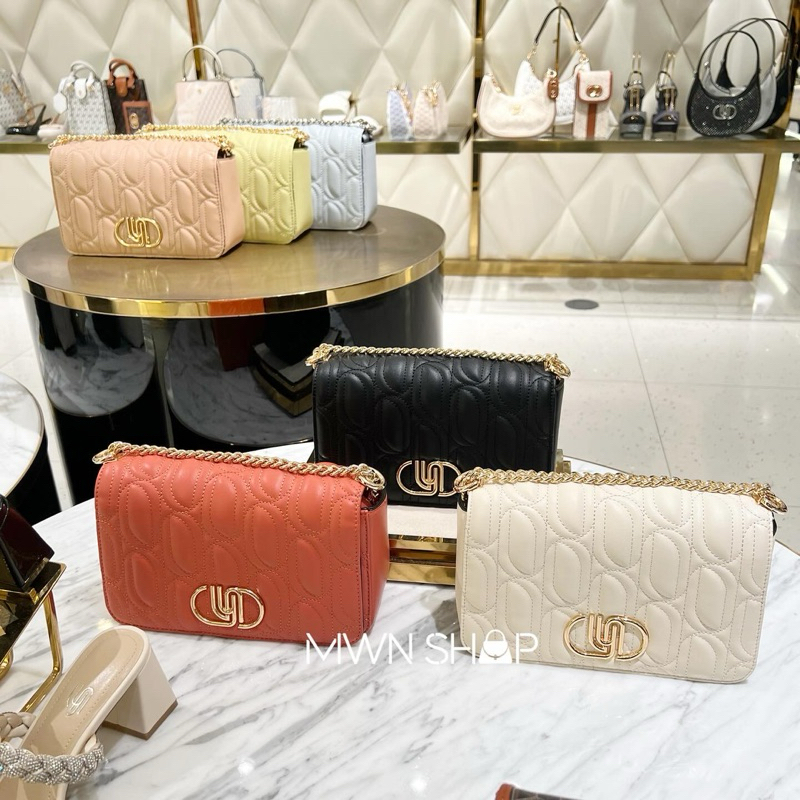 Lyn มีโค้ดลด30% infinite moon crossbody m สะพายข้าง ของแท้จากชอป