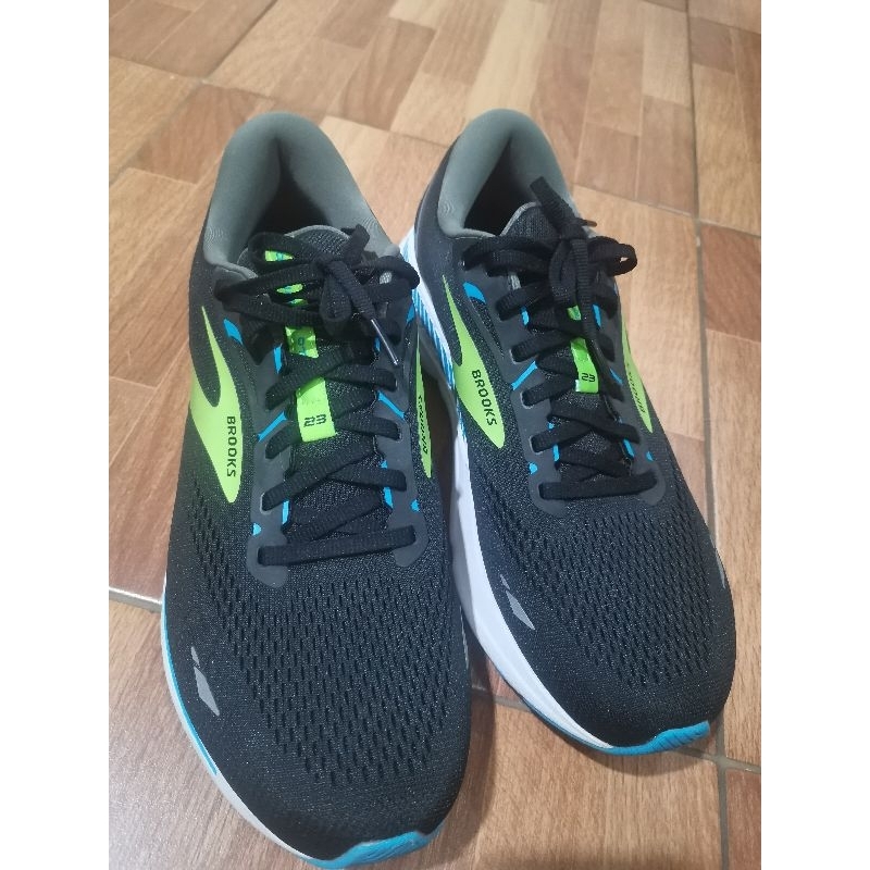 รองเท้า​วิ่ง Brooks Adrenaline​ GTS23​