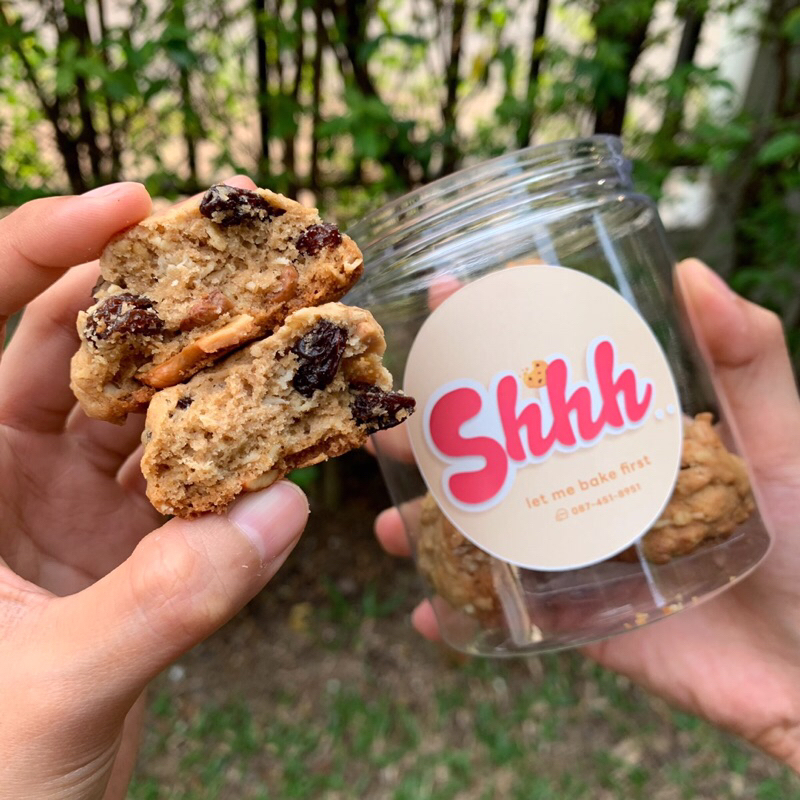 คุกกี้ข้าวโอ๊ตหวานน้อย ผสมเม็ดมะม่วงหิมพานต์และลูกเกด Oatmeal Cookies