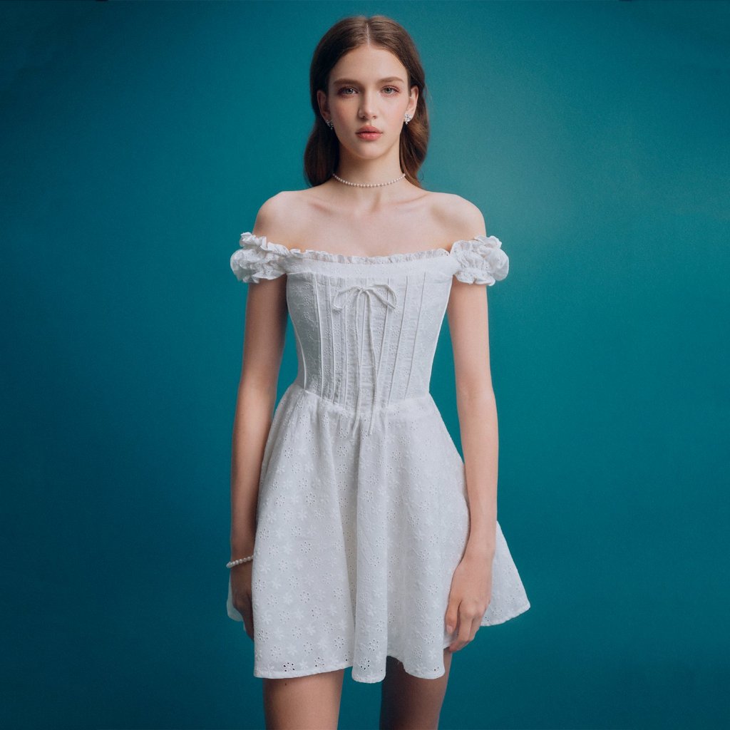 Maven ชุดกระโปรงรุ่น Karina White Dress