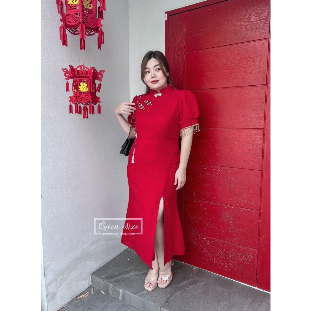 Zuli-สีแดง เดรสกี่เพ้าไซส์ใหญ่สาวอวบ คนอ้วน มีไซส์อก42 44 46 และ48นิ้ว ชุดคนอ้วนสีแดงงานมงคลใส่ไปวัด