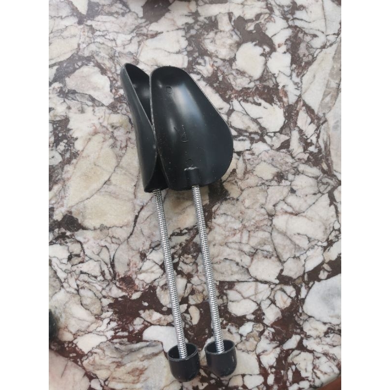 ที่ดันรองเท้า​ให้อยู่ทรง