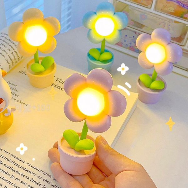 Sunflower66 โคมไฟรูปดอกไม้ โคมไฟขนาดเล็กน่ารัก ตกแต่งห้องนอน หมุนได้ 360 องศา