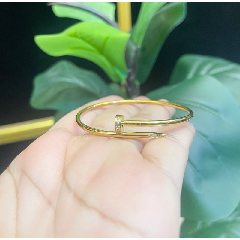 กำไลตะปูทองจิ๋ว ขนาดข้อมือเล็ก14-16cm งานปั๊มโลโก้ เหมือนแท้ มีปลายทาง