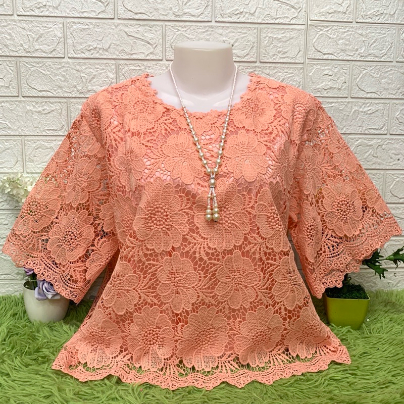 เสื้อลูกไม้ทั้งตัวอก44-46นิ้วและอก48-50นิ้วใส่ได้มีชับในตัว