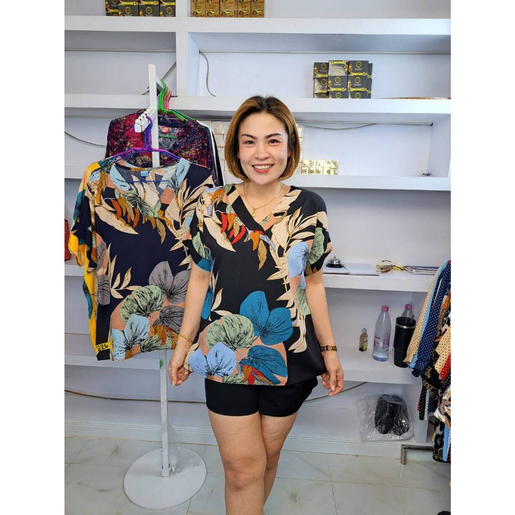 ว26//เสื้อคอวีดอกตูมผ้าสปันฟรีไซร์48-50นิ้วยาว26นิ้ว ราคา119บาท