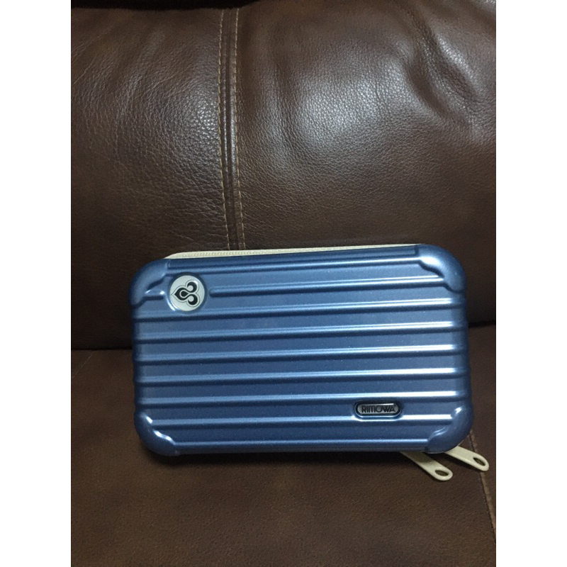 กระเป๋าถือการบินไทย แบรนด์ RIMOWA สีฟ้า(990฿)