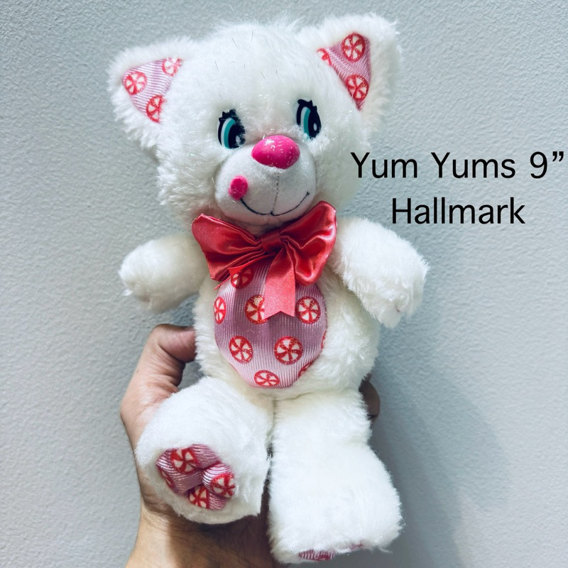 #ตุ๊กตา #ยัมยัมส์ #YumYums #ขนาด9” #ขนสวย #ตาพลาสติก #ลิขสิทธิ์แท้ #ป้ายชัด #สภาพ98% #Hallmark #หายา