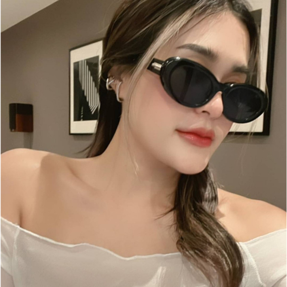 แว่นแฟชั่นสีดำ แต่งอะไหล่เงิน แว่นกันUV ขอบเต็ม แว่นทรงรี เข้ากับทุกรูปหน้า- G01