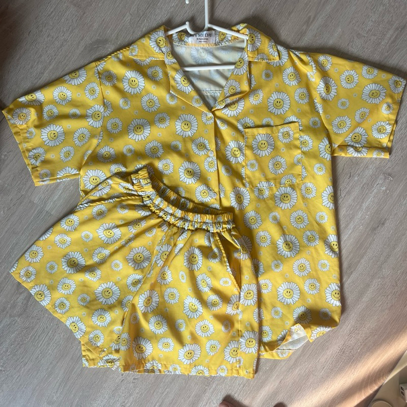 ชุดเซต เสื้อ+ กางเกงขาสั้นสีเหลือง ร้าน together.officialstore