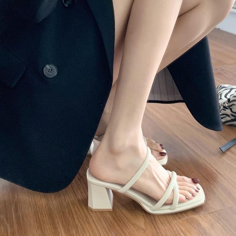 🌈34-40 ด้านนอกสวมใส่จริงหนังนุ่มส้นหนาสีขาว/ชมพู/ฟ้า/สีกากีรองเท้าแตะส้นกลางฤดูร้อน