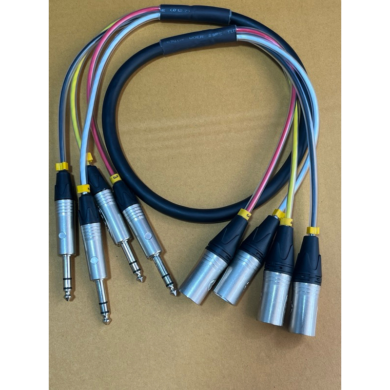 สายมัลติคอร์TRS4หัว-XLRผู้4หัวทำจากสายมัลติคอร์ของDynacomหัวของLidgeทั้งชุด