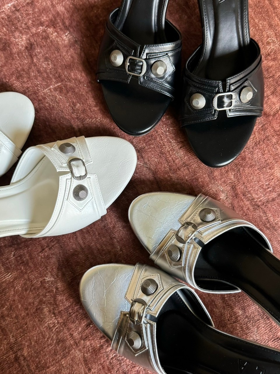 [📢สั่งผ่านไลฟ์/Videoลด100.-]25twentyfives - ( ม-1 ) รองเท้าส้นสูงตอกหมุด สูง1.5นิ้ว wila shoes