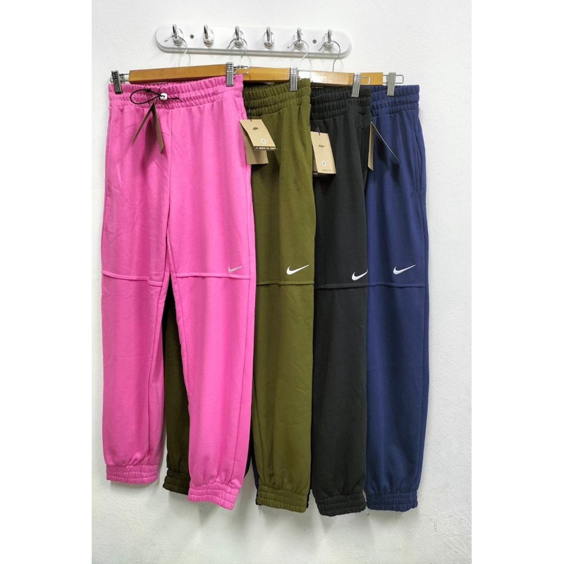 รหัส กย3001 งานป้าย คุณภาพสูง ŅIĶE Joggers กางเกงวอร์มขาจั๊ม เอวยืด มีเชือกผูกเอวแบบรูดตามภาพ ดีเทลแต่งแถบตัด