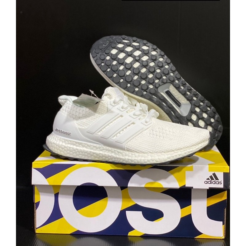 A*idas Ultra Boost รุ่นขายดีตลอดกาล พร้อมส่ง36-45 แถมกล่อง