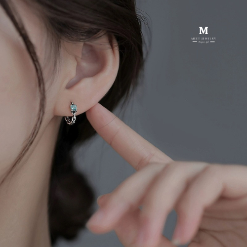 MEET💕ต่างหูพลอย Blue square ต่างหูเงิน ตุ้มหูสวยๆ ต่างหูแฟชั่น ตุ้มหูเงิน ดีไซน์เรียบหรู ตุ้มหูพลอย รูปที่ 2