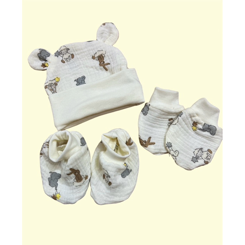 เซ็ต3หมวก+ถุงมือ+ถุงเท้า ผ้ามัสลินทอย่น 0-6m ผ้านิ่มระบายอากาศได้ดี