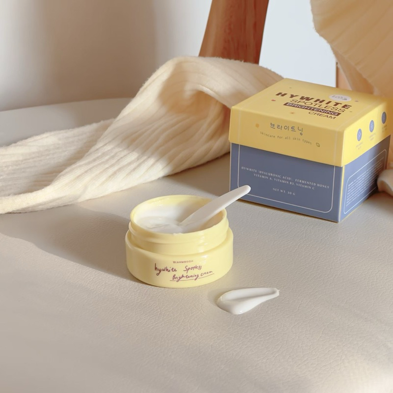 ครีมไฮไวท์ 30g.  Blahmbooh hywhite ช่วยลดฝ้ากระ ช่วยผลัดเซลล์ผิวอย่างอ่อนโยน ปรับผิวขาว