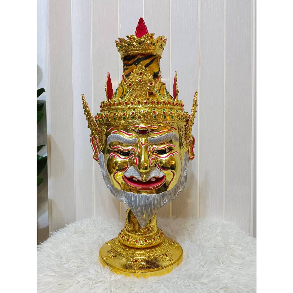 เศียรพ่อแก่ ฤาษี พ่อแก่ตาไฟ มีเครา ขนาดครอบ งานกระดาษ ใส่ตาแก้ว ปิดทองเค ประดับพลอย แถมขาตั้งไม้อัดสีแดง งานสวย เศียรครู