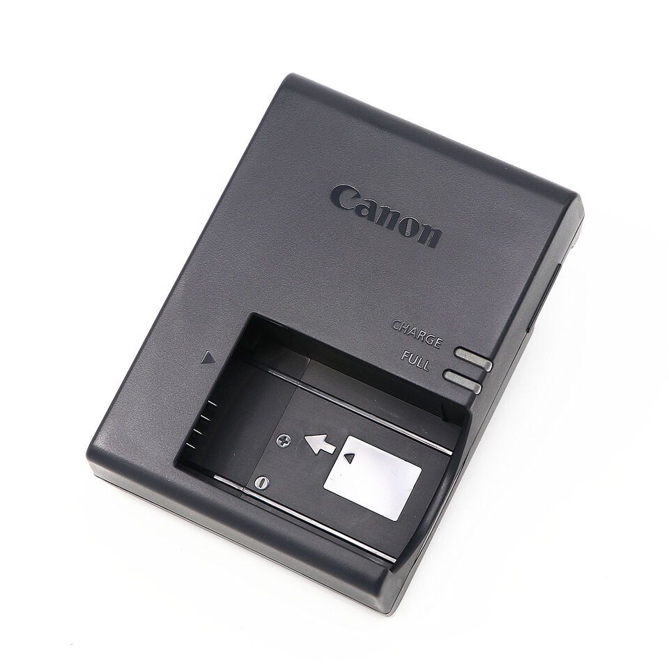 (มือสอง)แท่นชาร์จแบตเตอร์รี่ของแท้ Canon LP-E17  สภาพดี คัดแล้ว ไม่เสื่อม ใช้งานปกติ ใช้ร่วมกับแบตเต