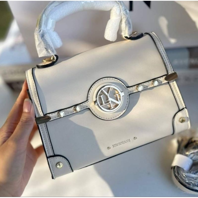พร้อมส่ง 𝐋𝐘𝐍​ Kevon​ top handle Bag กระเป๋าทรงถือ-สะพาย​ข้าง