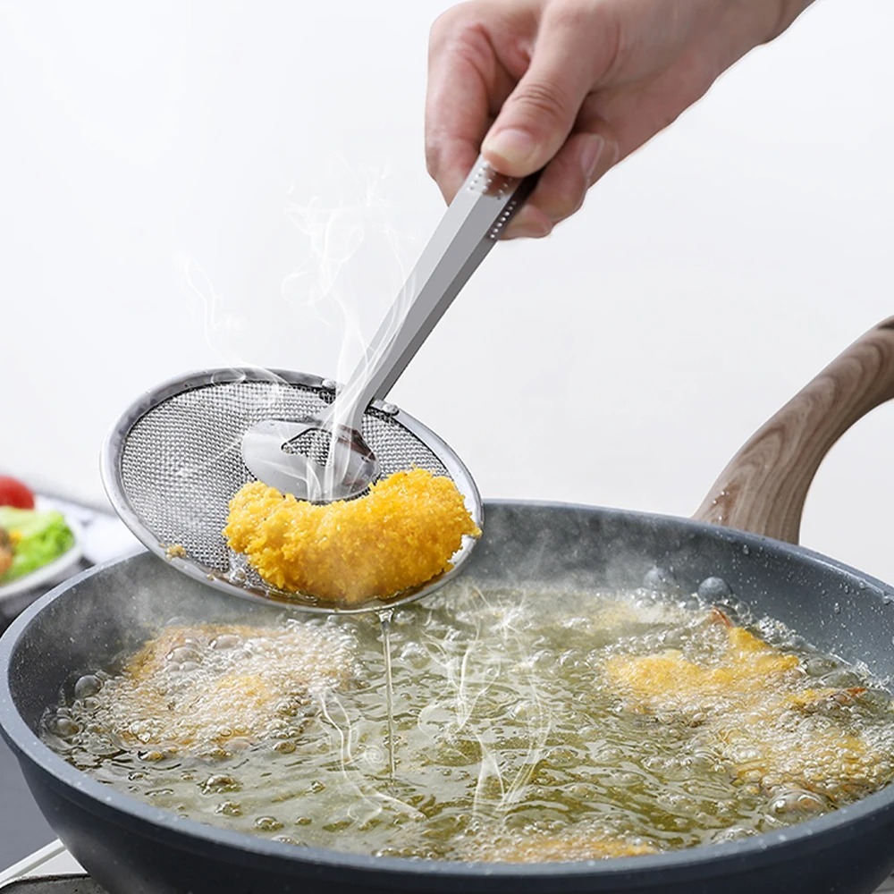 ที่คีบไก่ทอด มีตะแกรงกรองน้ำมัน ใช้คีบของทอด วัสดุสแตนเลส แข็งแรงทนทาน ขนาด 28.5x10 ซม. - รูปที่ 3