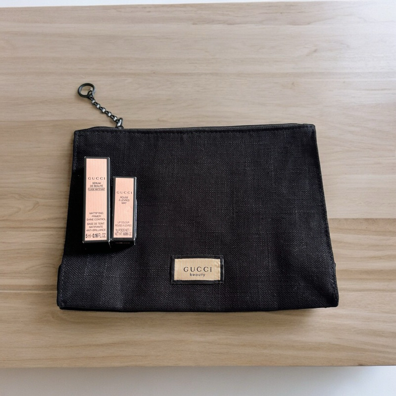 Gucci black pouch กระเป๋าเครื่องสำอางค์ สีดำ สินค้าแท้ 100% จากKing Power