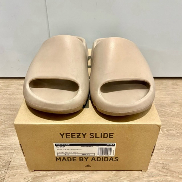 แท้ 💯 รองเท้าแตะ Adidas Yeezy Slide (First Release) สี Pure ไซส์ 8 uk 26 cm ผิวเรียบ มือสอง