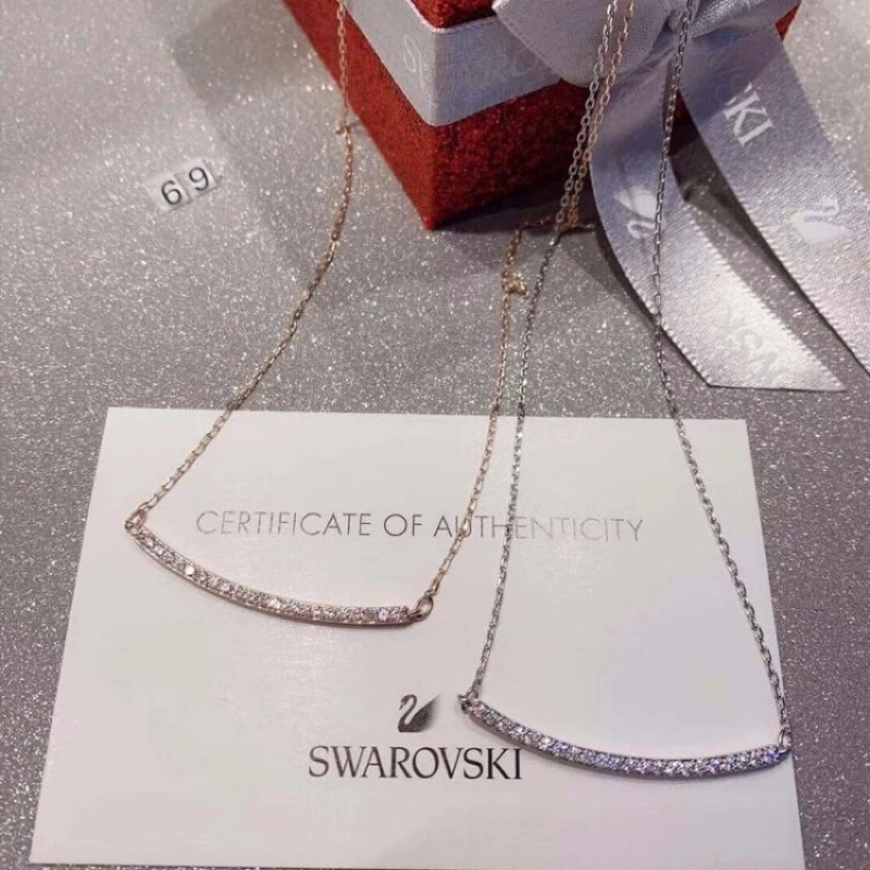 พร้อมส่ง Swarovskiแท้ใหม่ สร้อยคอ swarovski ของแท้ ของแท้ 100% รอยยิ้มสร้อยคอคริสตัลหญิงของขวัญสำหรับแฟนแท้