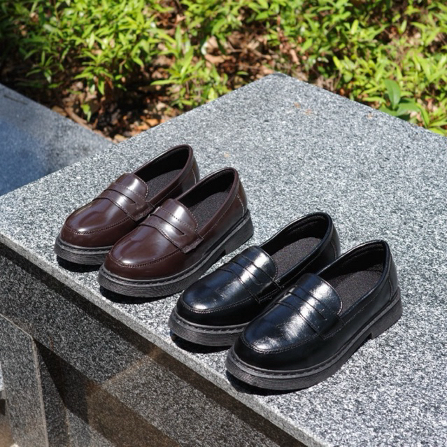 (ผู้หญิงหรือผชเท้าเรียวลด 1 ไซซ์) รองเท้าโลฟเฟอร์ Vida รุ่น  Mask Loafer V3 ทรง Unisex ใส่ได้ทั้งชายหญิง