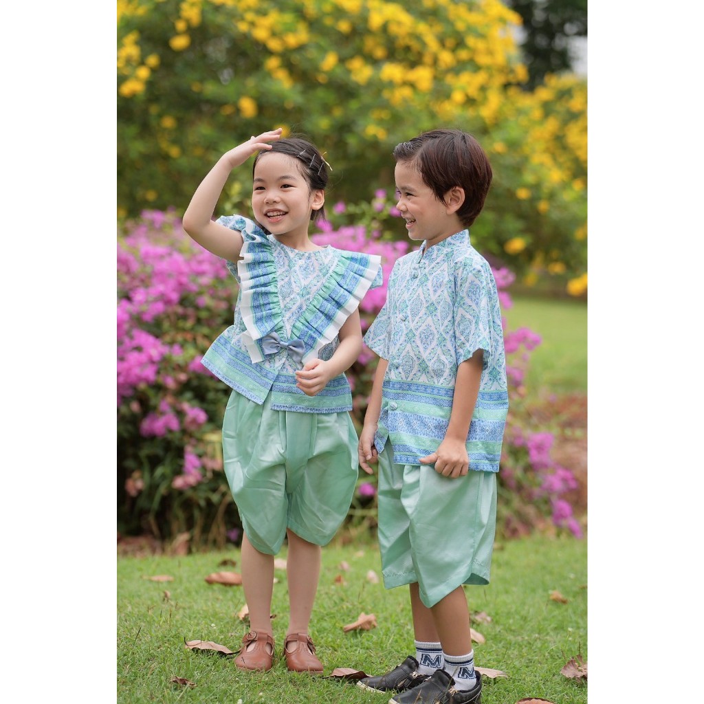 ชุดไทยเด็กหญิงสีเขียวพร้อมกิ๊ปติดผม