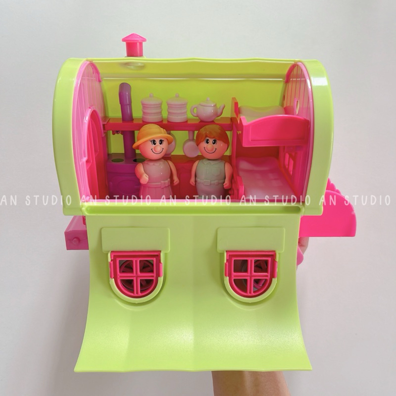 Roaming Rose Gypsy Caravan with Figures  รถลากจูง