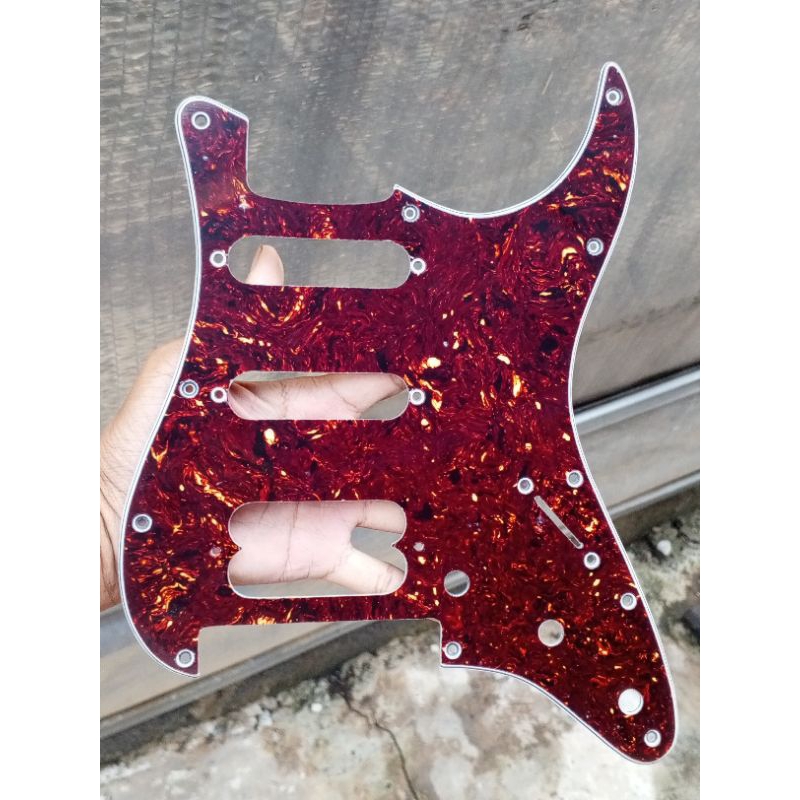 Pickguard fender classic floydrose. งานคัสต้อมจากทางร้าน ใช้เวลาทำ4-7วัน