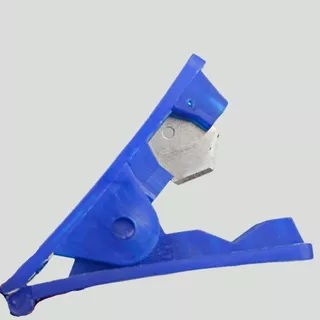 กรรไกรตัดท่อ PE (Tube Cutter) ใบมีดคม ใช้ตัดท่อพลาสติกอ่อน ท่อ PE ขนาด 2 หุน หรือ 3 หุน หน้าตัดเรียบ ใช้งานง่าย
