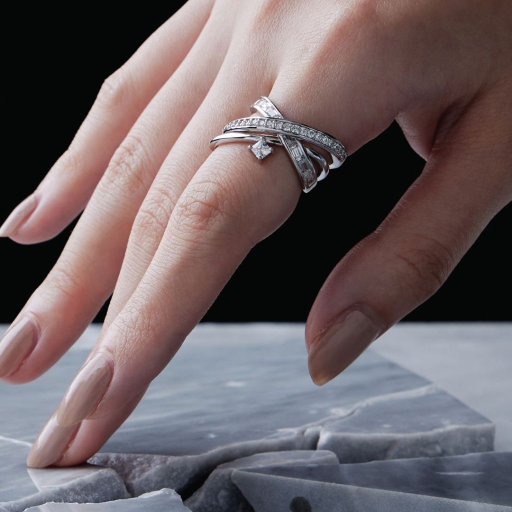 [ส่งด่วนฟรี]SWAN - Luxuriate Cross BG Ring V4 แหวนเงินแท้ ดีไซน์ทรงไขว้ ฝังเพชรคิวบิกเซอร์โคเนีย