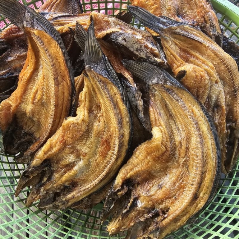 ปลาช่อน ย่างรมควัน ริมเขื่อน(น้ำจืด) ใหม่ๆจากเตา (ขนาด 8-10ตัว/กก)